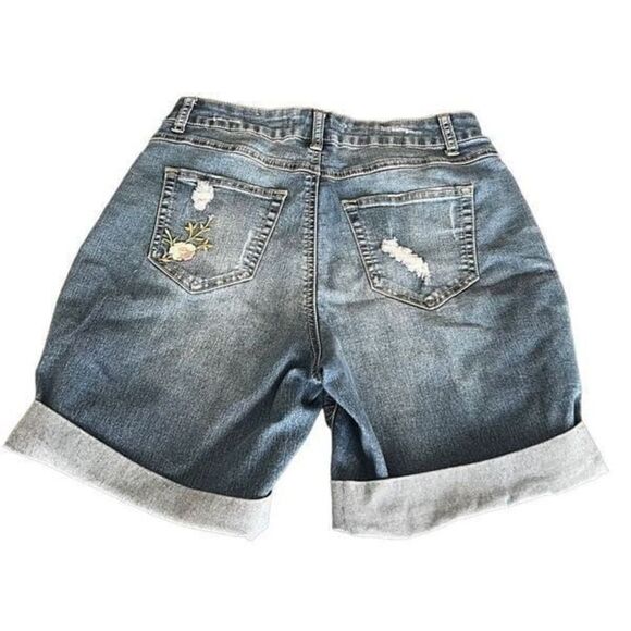 C Est 1946 denim Floral Embroidered Denim Jean Shorts size 6 - Picture 6 of 9